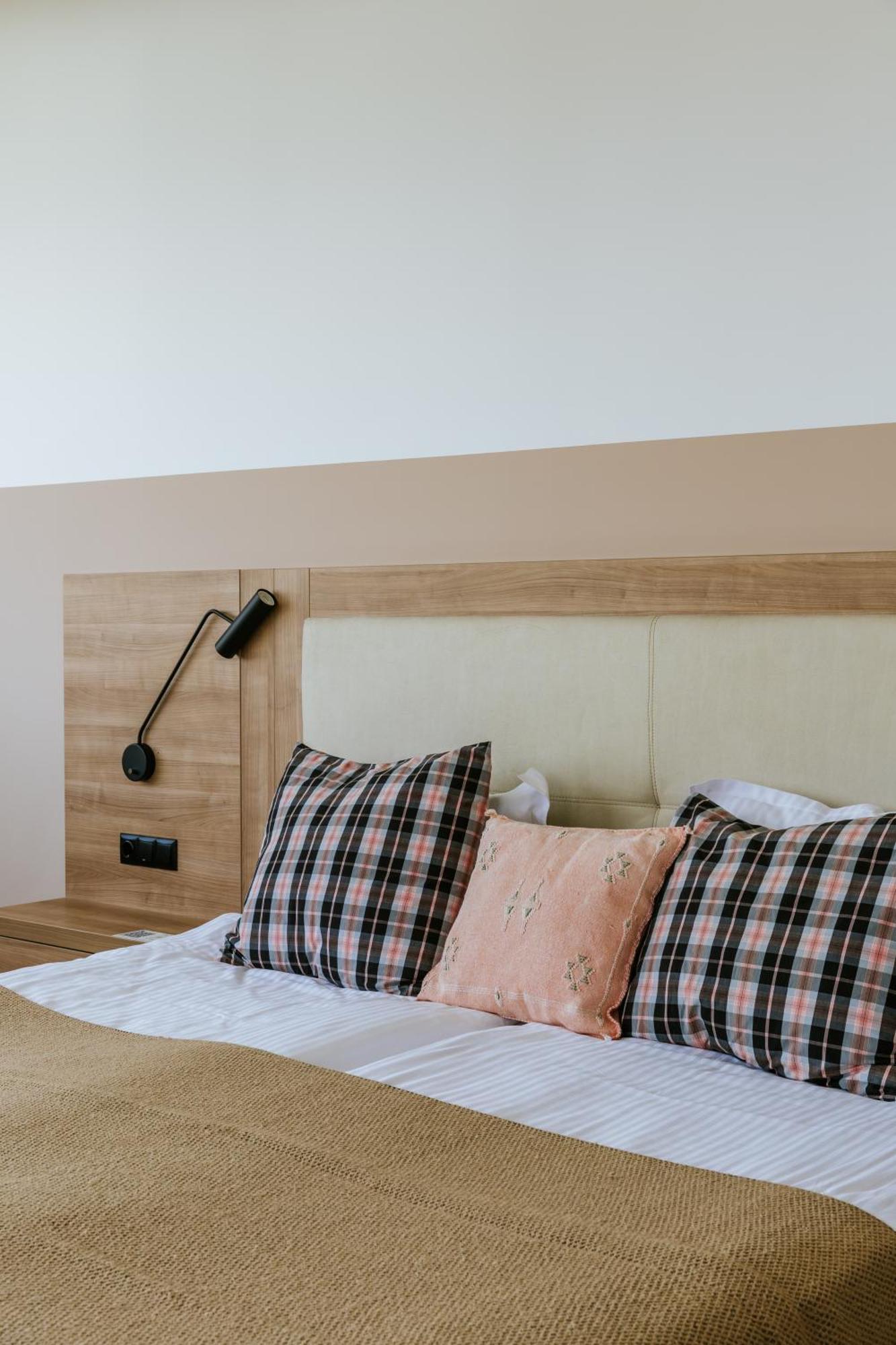 Wn Lab Hotel - Including Breakfast And Parking Sofia Exteriör bild